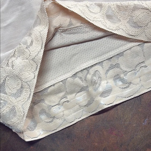 White Shapewear Bodysuit - Picture 3 of 4